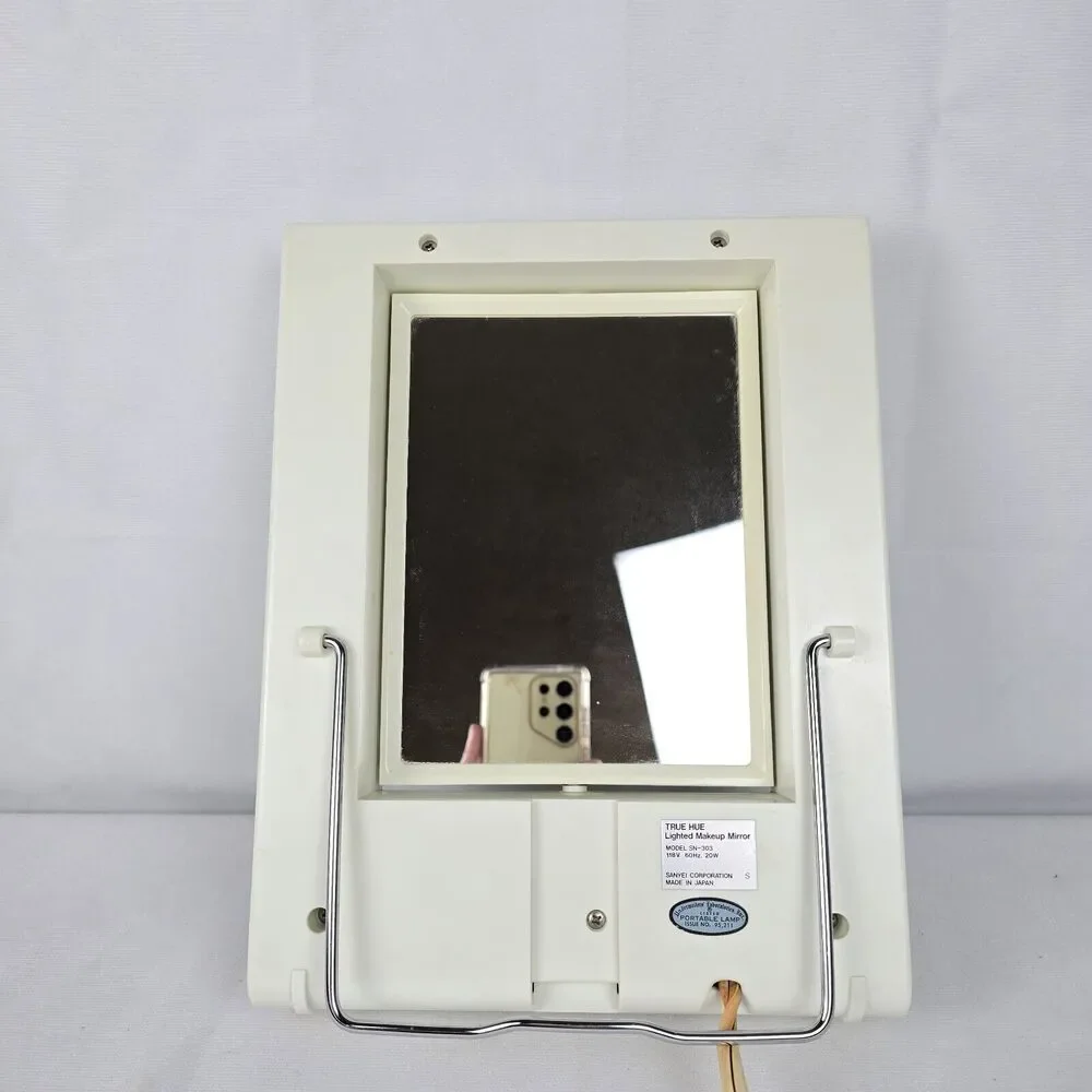 TRUE HUE LIGHTED MAKE-UP MIRROR DUAL SIDED MAGNIFYING. 4 SETTINGS‎ /OUTLET